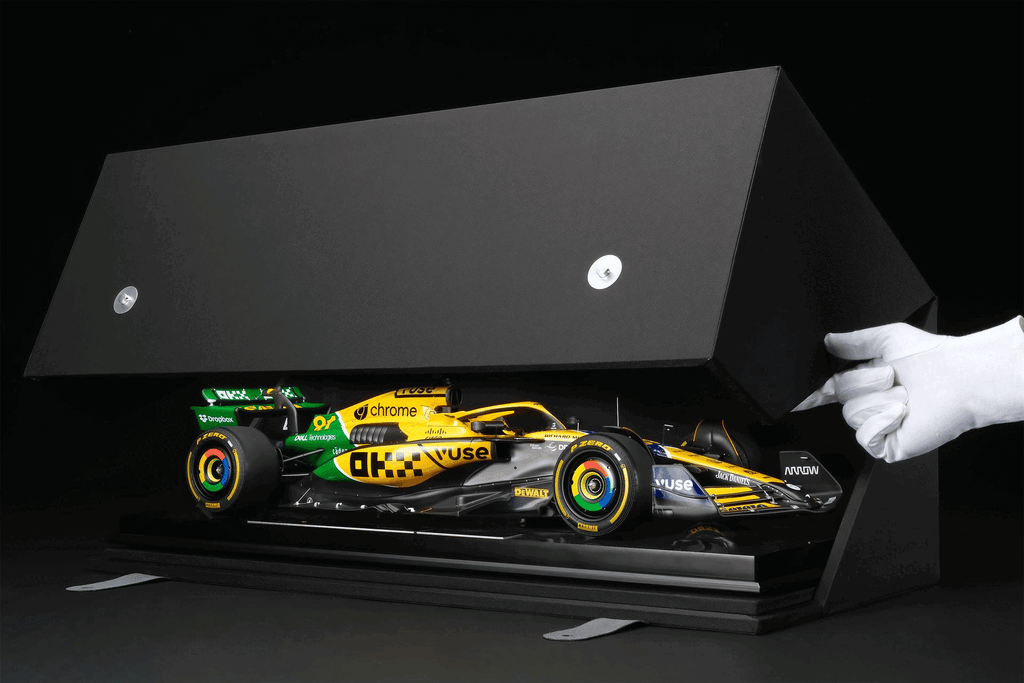 推出1:8比例的迈凯伦MCL38