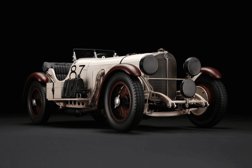 1:8比例梅赛德斯-奔驰SSKL赛车模型的最新照片