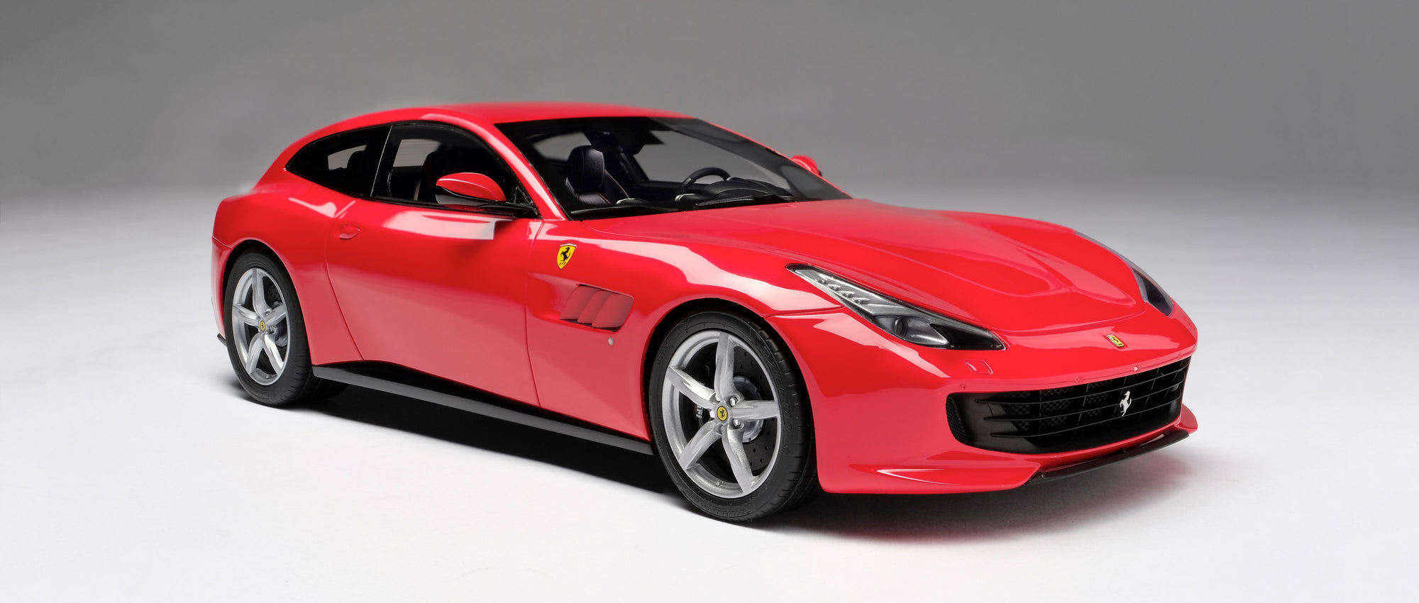 法拉利GTC4Lusso